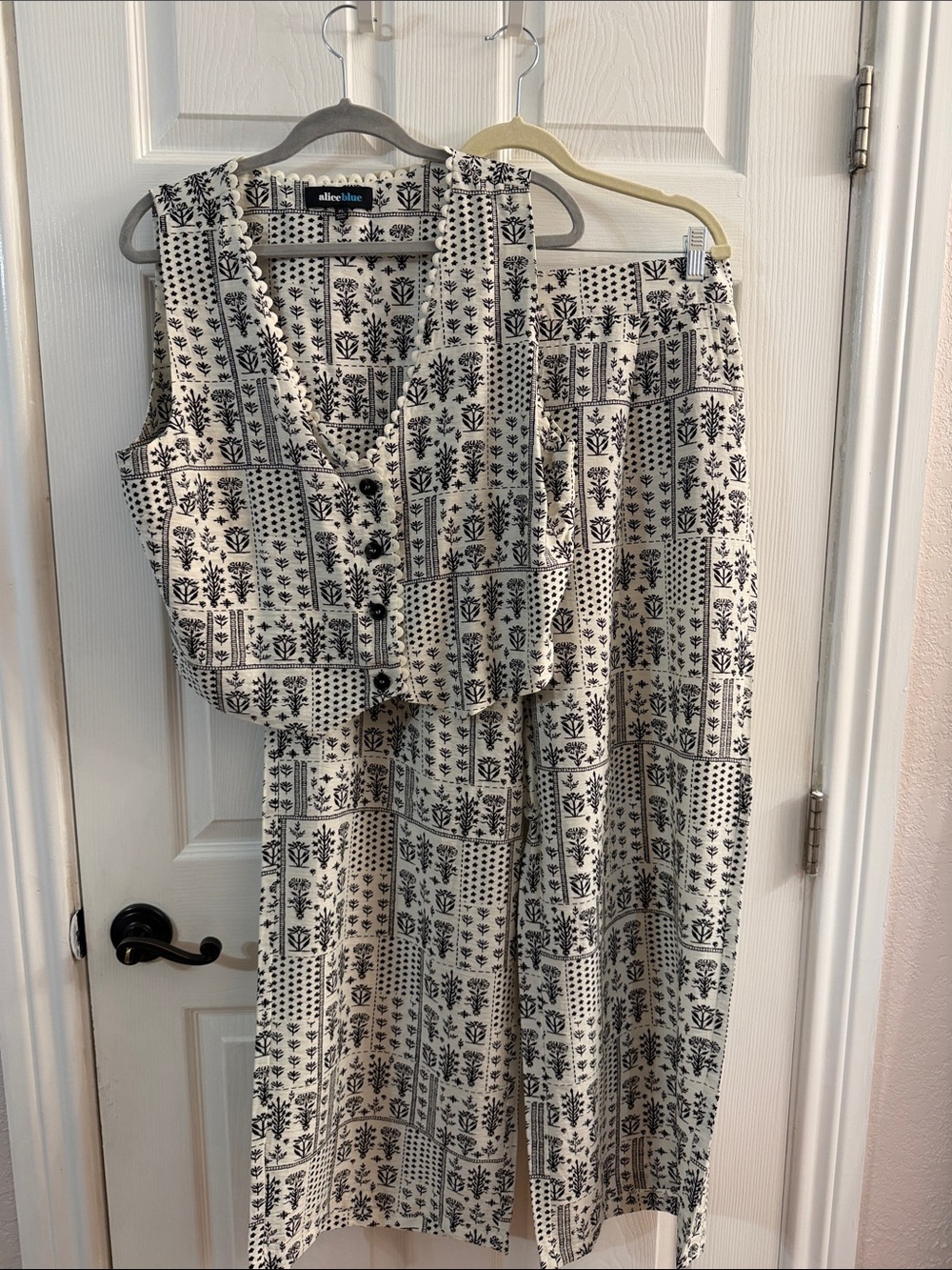 Alice Blue Cream and Black Block-Print Set